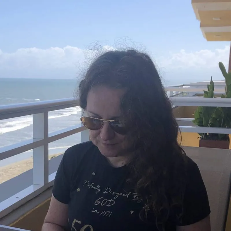 Thamara López, Escritora